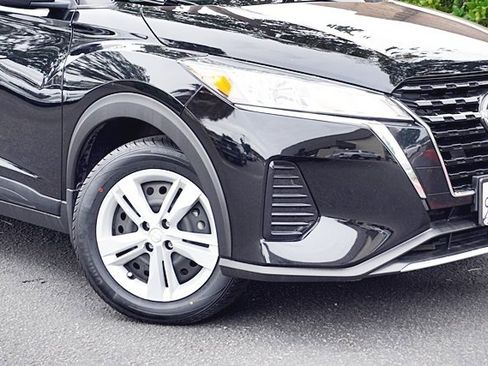 Used 2024 Nissan Kicks S image 4