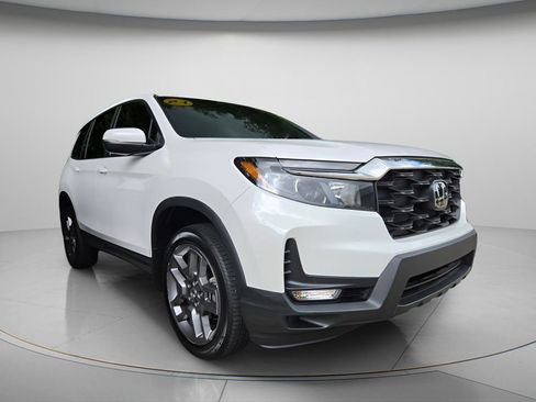Used 2023 Honda Passport EX-L image 4