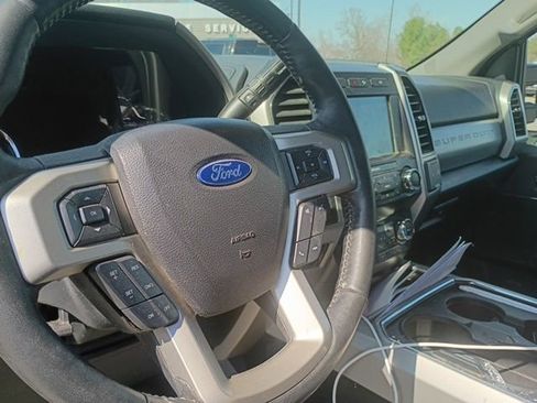 Used 2019 Ford F250 Lariat w/ Chrome Package image 27