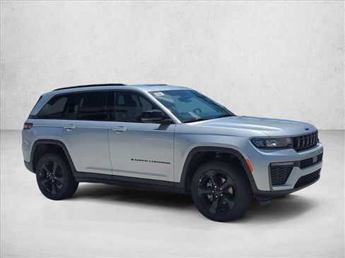 New 2026 Jeep Grand Cherokee Limited w/ Limited Altitude Package RWD image 6