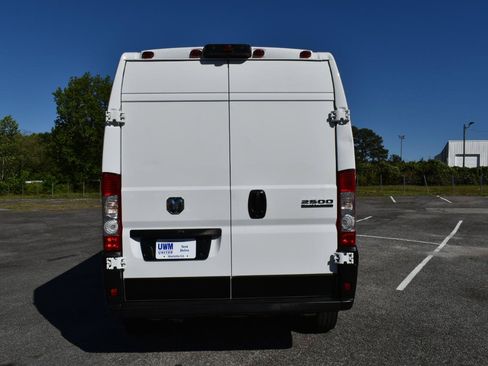 Used 2025 RAM ProMaster 2500 w/ Convenience Group FWD image 6