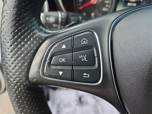 Used 2019 Mercedes-Benz GLC 300 4MATIC image 19