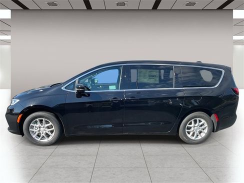 New 2026 Chrysler Pacifica Select image 7
