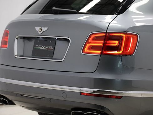 Used 2019 Bentley Bentayga image 67