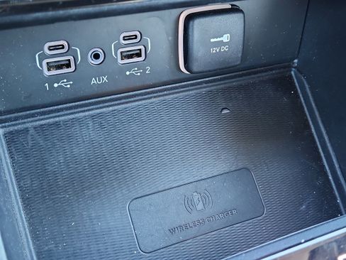 Used 2022 Jeep Grand Cherokee Overland w/ Advanced Protech Group III image 24