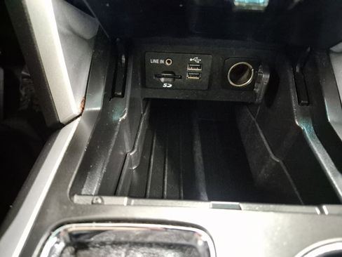 Used 2015 Ford Explorer Limited w/ Equipment Group 301A FWD image 32