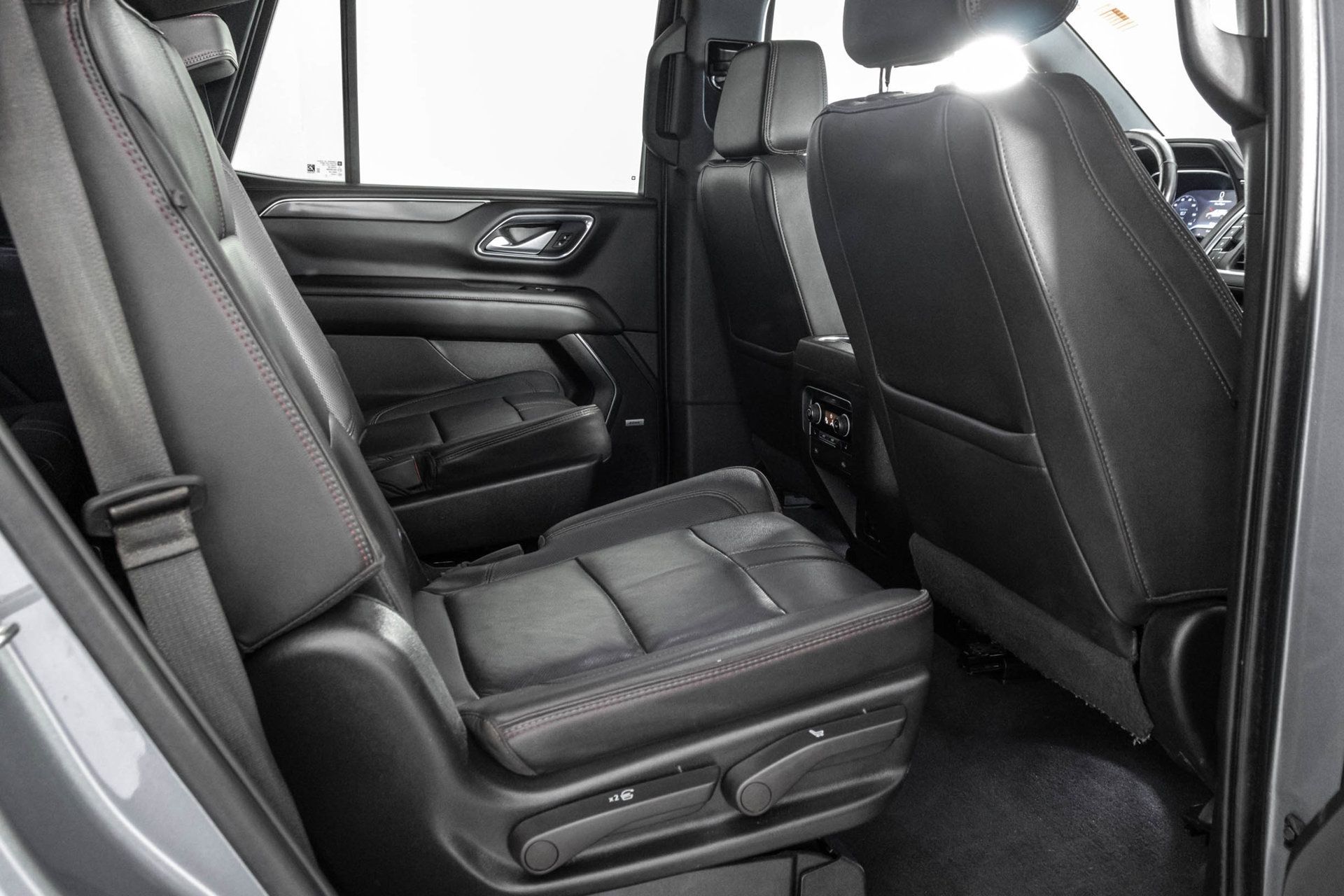 Used 2022 Chevrolet Tahoe RST w/ Luxury Package AWD/4WD image 46