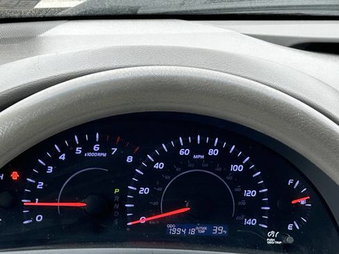 Used 2010 Toyota Camry LE FWD image 19
