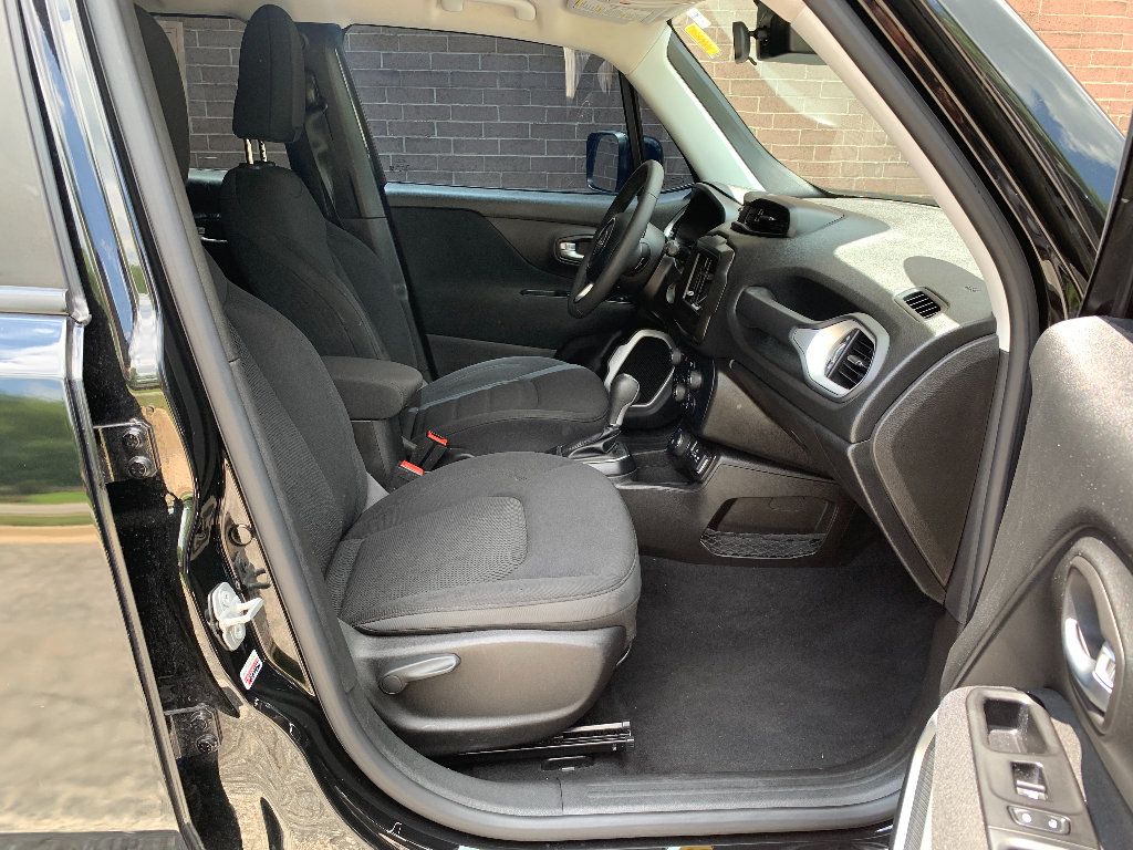 Used 2021 Jeep Renegade Latitude AWD/4WD image 20