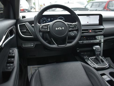 Used 2024 Kia Seltos SX w/ SX Sunroof Package AWD/4WD image 18