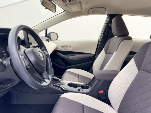 Used 2025 Toyota Corolla LE w/ Convenience Package FWD image 16