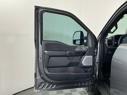 Used 2025 Ford F250 Platinum AWD/4WD image 19