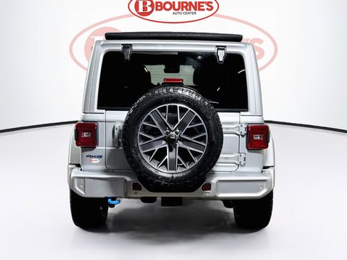Used 2024 Jeep Wrangler High Altitude AWD/4WD image 9