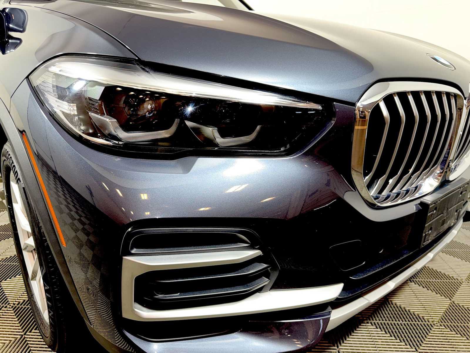 Used 2022 BMW X5 xDrive40i w/ Premium Package AWD/4WD image 25