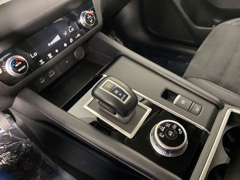 Used 2024 Mitsubishi Outlander SE image 20