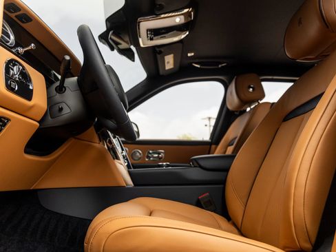 New 2026 Rolls-Royce Cullinan AWD/4WD image 30