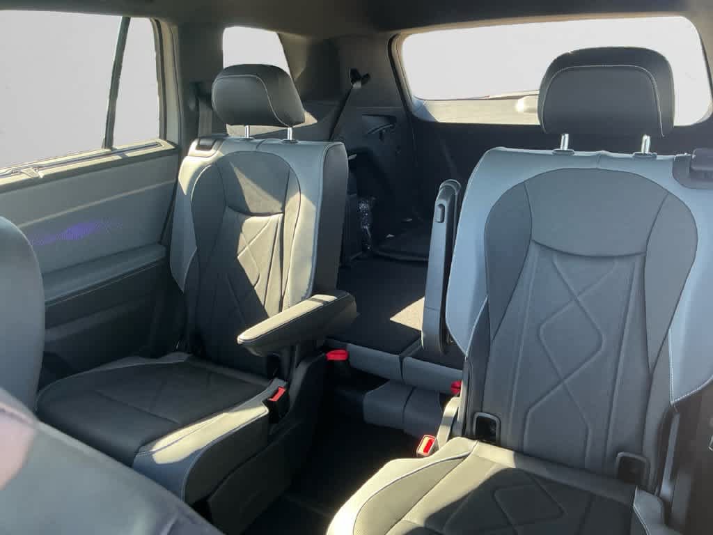 New 2027 Volkswagen Atlas SEL R-Line AWD/4WD image 13