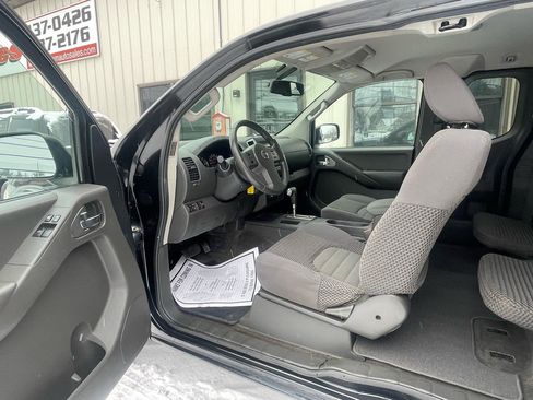 Used 2012 Nissan Frontier SV w/ SV Premium Utility Pkg image 11