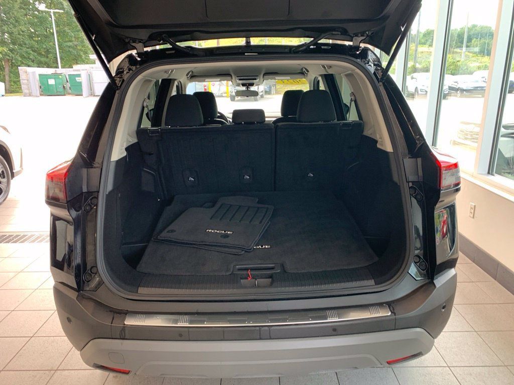 Used 2023 Nissan Rogue SV AWD/4WD image 15