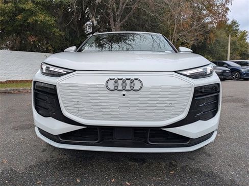 Used 2025 Audi Q6 e-tron Premium Plus w/ Premium Plus image 8