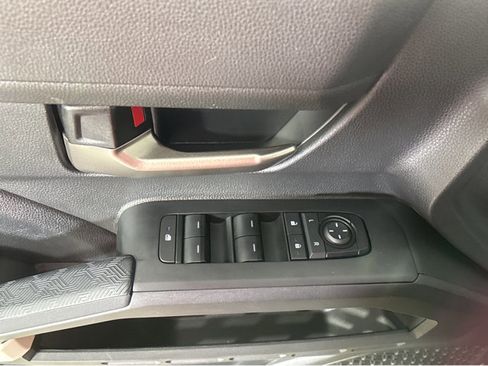 Used 2024 Toyota Tacoma TRD Off-Road image 33