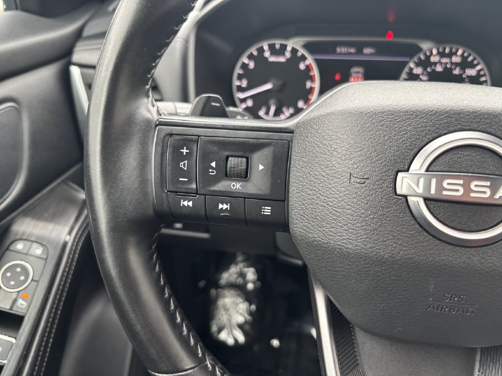 Used 2025 Nissan Rogue SV AWD/4WD image 15
