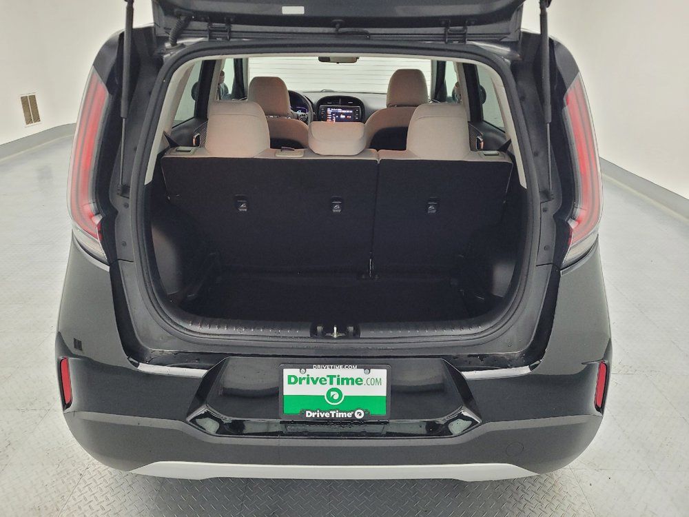 Used 2023 Kia Soul LX FWD image 29