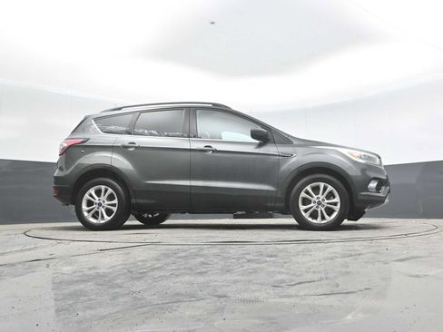 Used 2017 Ford Escape SE w/ Equipment Group 201A AWD/4WD image 30