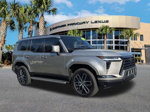 Used 2024 Lexus GX 550 w/ Accessory Package (Z1) image 2