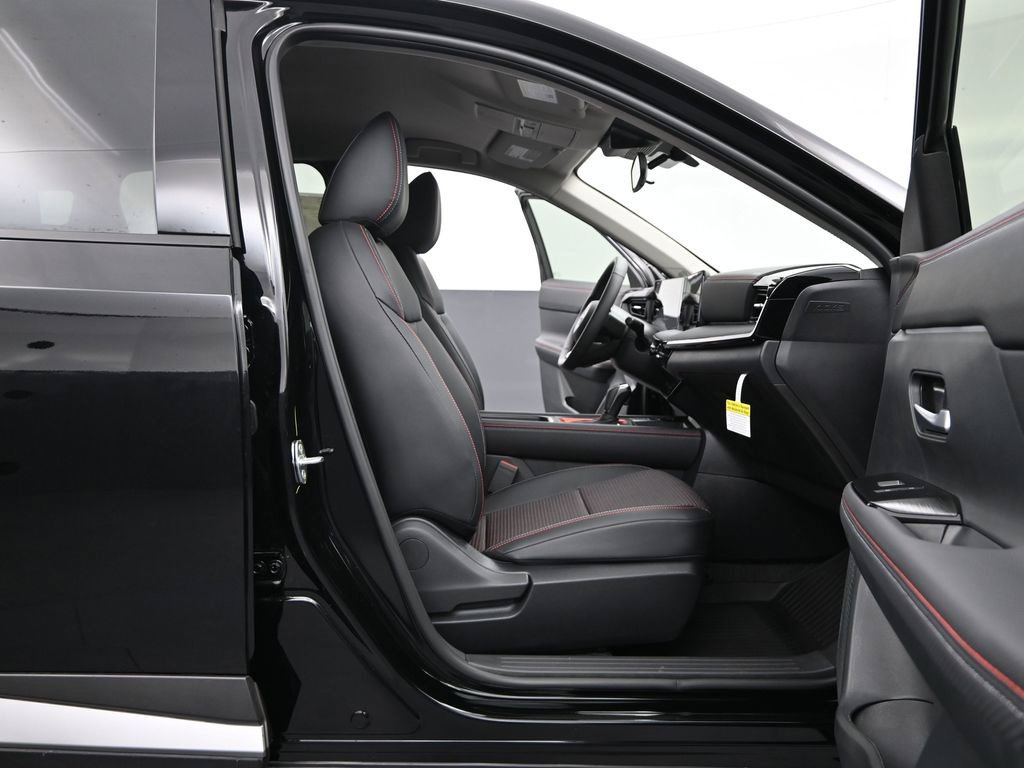 Certified 2026 Nissan Kicks SR FWD image 15