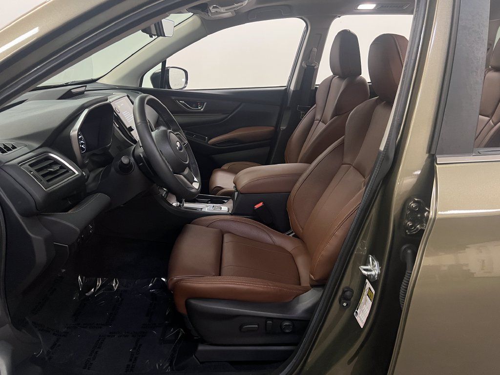 Used 2025 Subaru Ascent Touring AWD/4WD image 9
