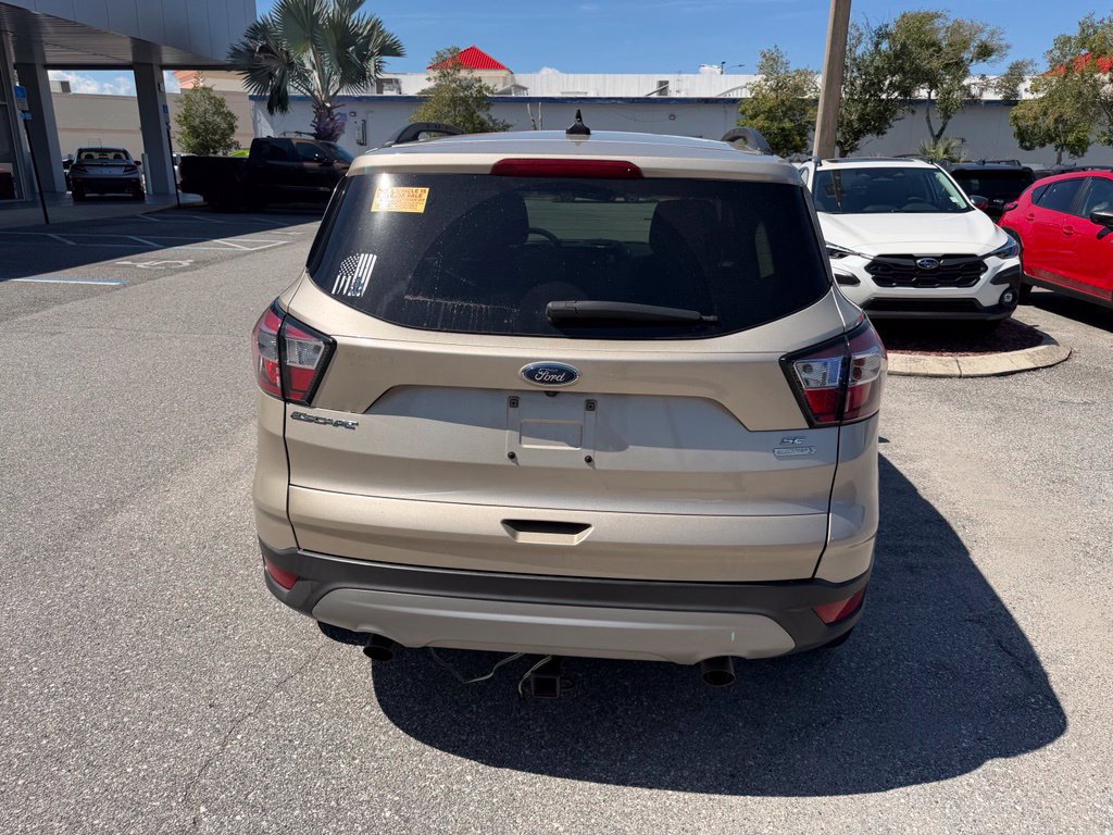 Used 2018 Ford Escape SE w/ SE Sync 3 Package FWD image 5