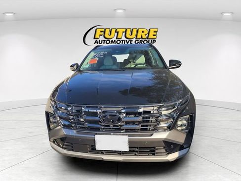 Used 2025 Hyundai Tucson Limited AWD/4WD image 2