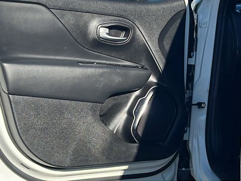 Certified 2022 Jeep Renegade Altitude w/ Sun/Sound Group image 23