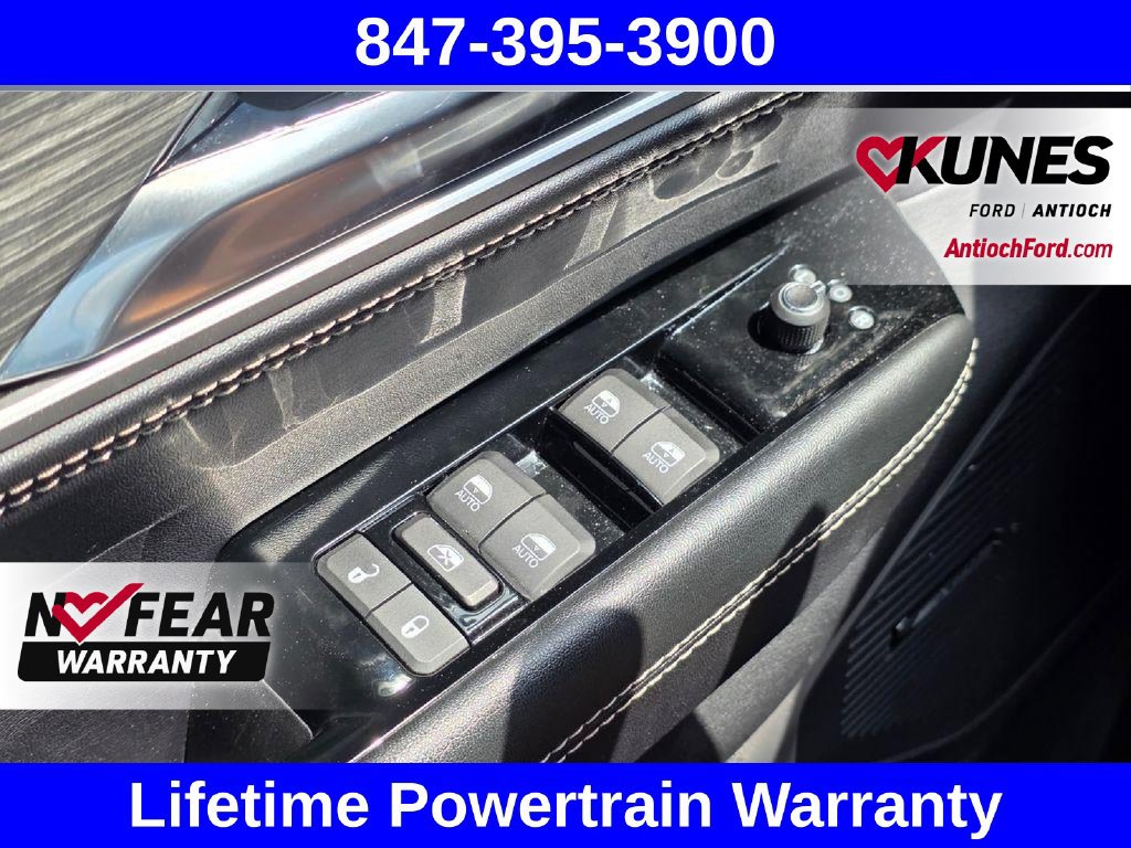 Used 2024 Jeep Wagoneer L Series II AWD/4WD image 46