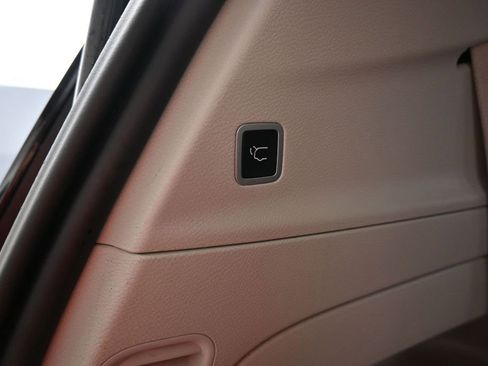 Used 2023 Chrysler Voyager LX FWD image 25