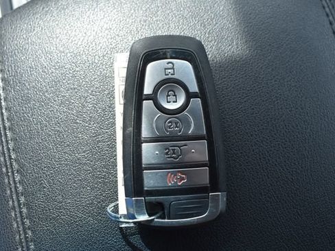 Used 2020 Ford Edge SEL w/ Convenience Package AWD/4WD image 6