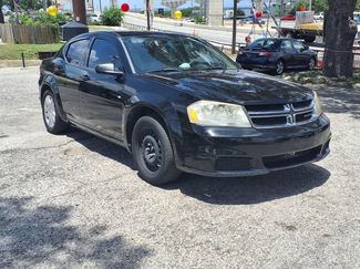 Used 2014 Dodge Avenger SE image 1