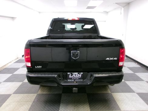 Used 2017 RAM 1500 Express AWD/4WD image 11