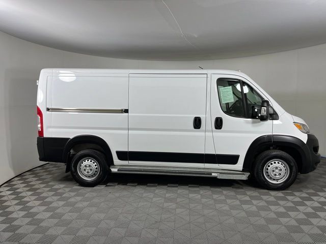 Used 2025 RAM ProMaster 2500 w/ U-Haul Equipment Group FWD image 8