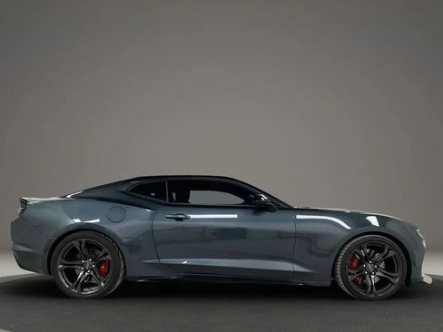 Used 2021 Chevrolet Camaro SS RWD image 7