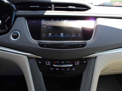 Used 2019 Cadillac XT5 Luxury AWD/4WD image 17