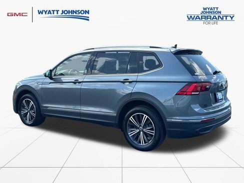 Used 2024 Volkswagen Tiguan SE AWD/4WD image 3