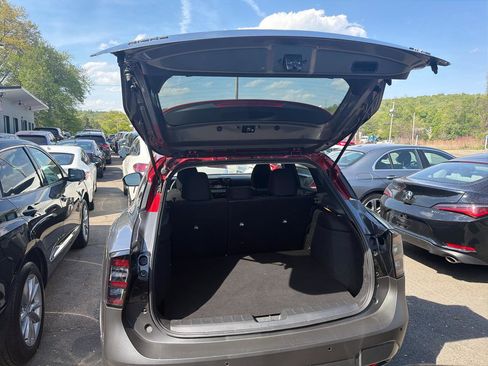 Used 2025 Nissan Kicks SV AWD/4WD image 10