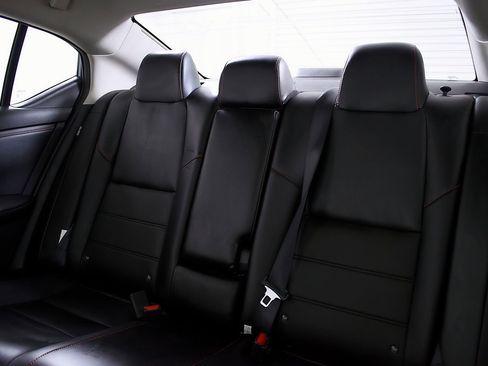 Used 2024 Nissan Sentra SR w/ SR Premium Package image 16