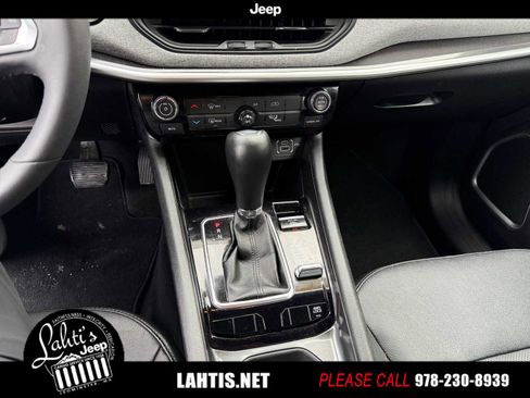 Certified 2023 Jeep Compass Latitude image 9