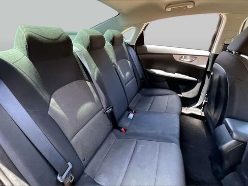 Used 2024 Kia Forte LXS w/ LXS Technology Package FWD image 20