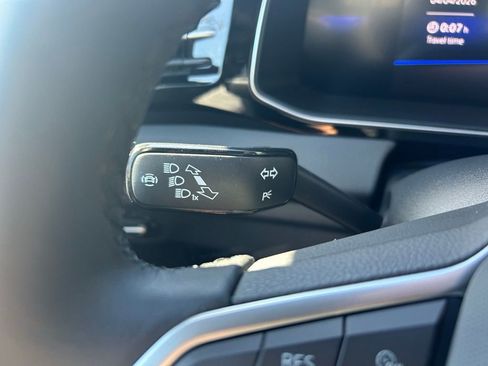 Used 2025 Volkswagen Jetta Sport image 23