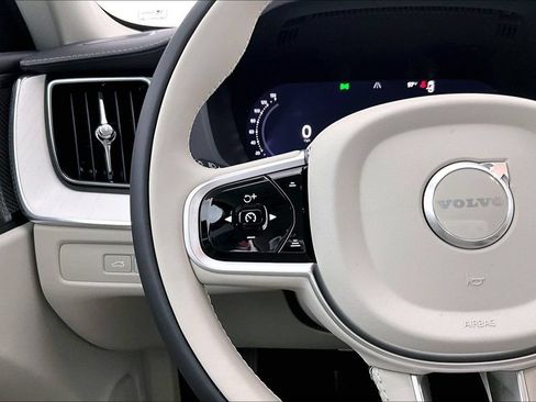 New 2026 Volvo XC60 T8 Ultra w/ Protection Package Premier AWD/4WD image 17