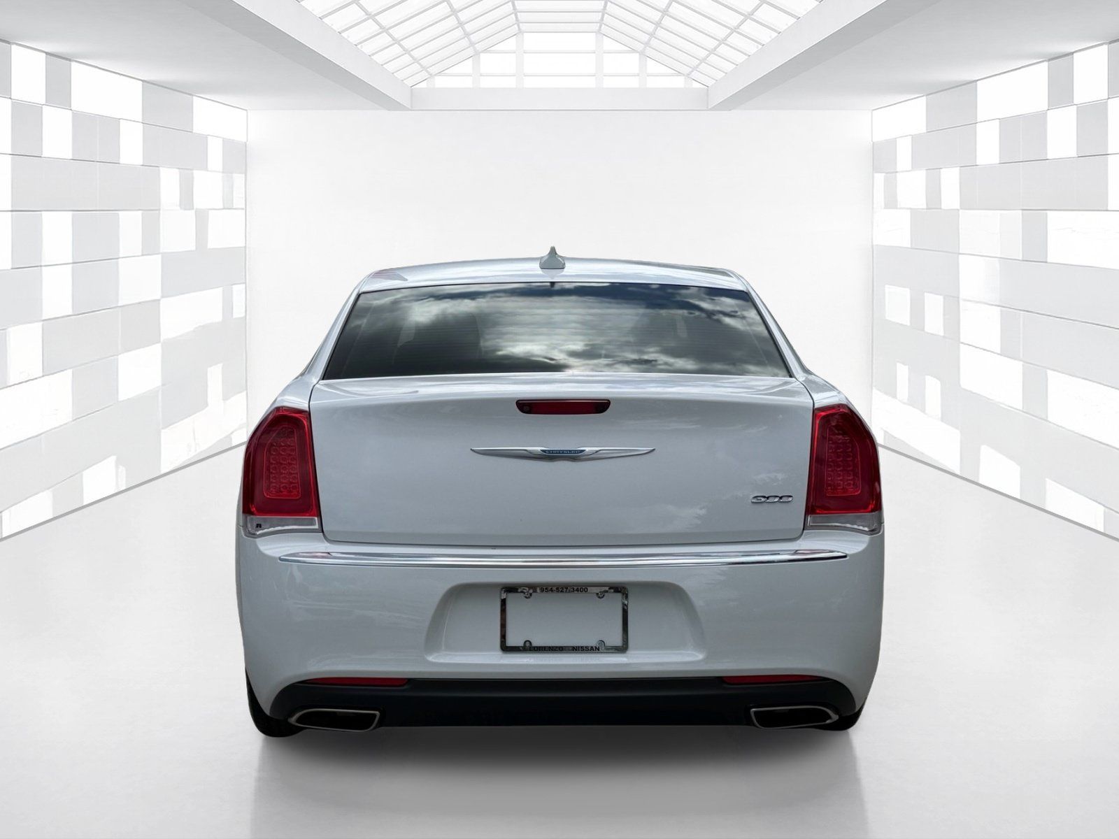 Used 2023 Chrysler 300 Touring RWD image 6
